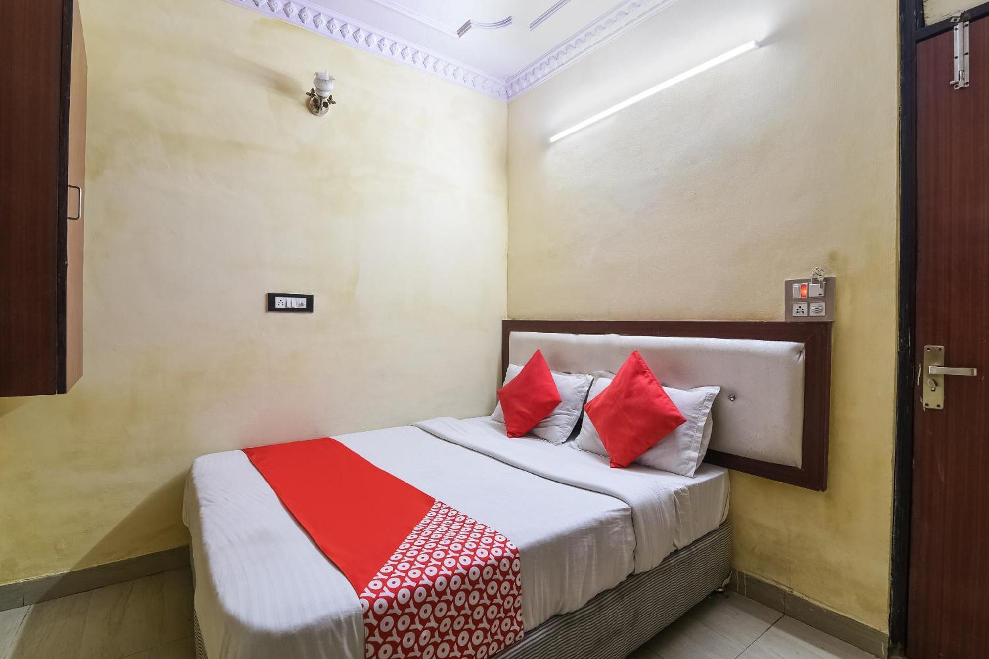 O Parkash Dx Hotel
