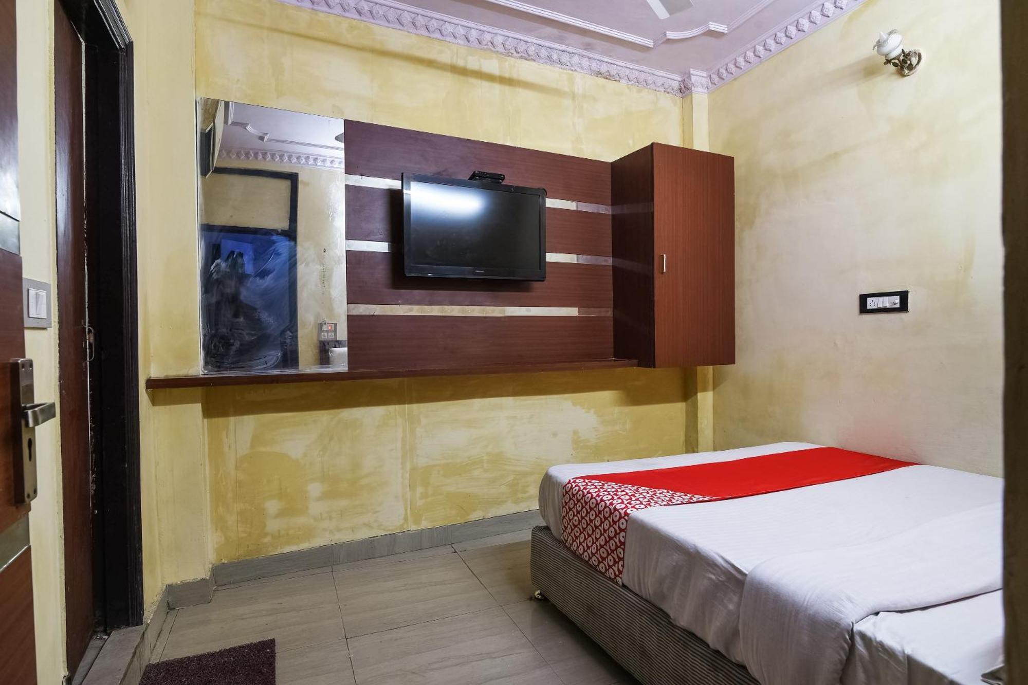O Parkash Dx Hotel New Delhi